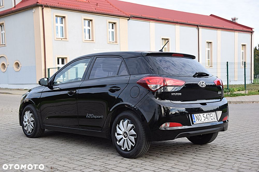 Hyundai i20 1.2 Pure - 10