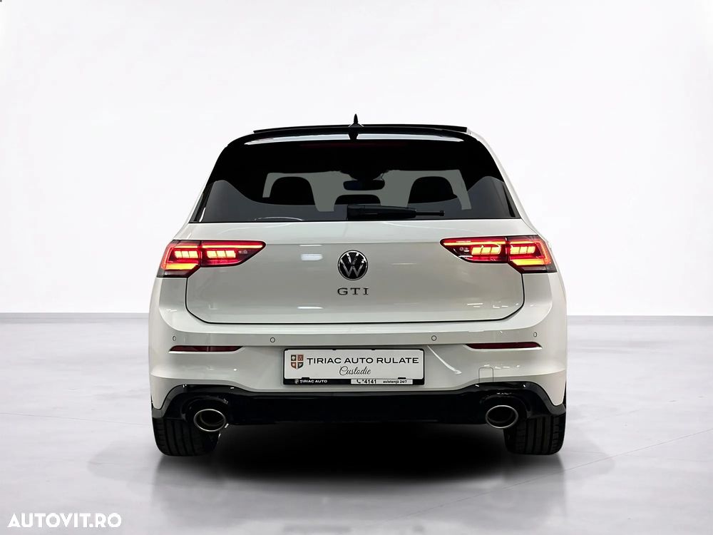 Volkswagen Golf - 5