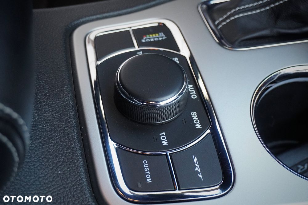 Jeep Grand Cherokee SRT Night - 12