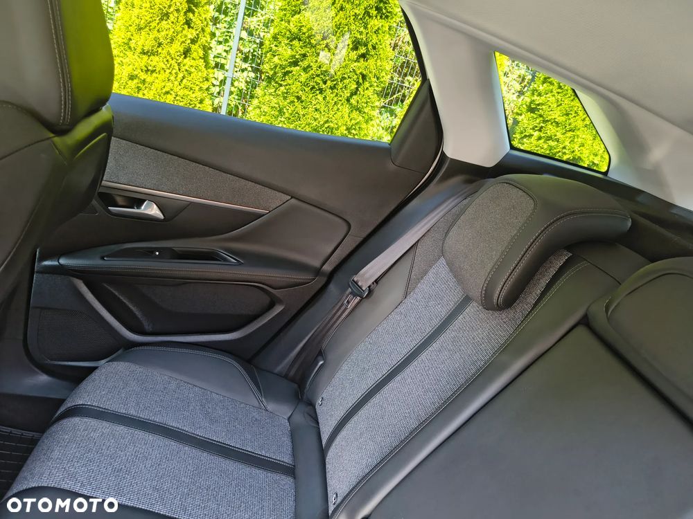 Peugeot 3008 1.5 BlueHDi Allure S&S - 10