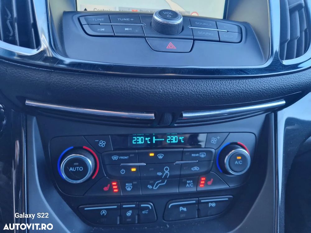 Ford Kuga 2.0 TDCi 4x4 Aut. ST-Line - 19