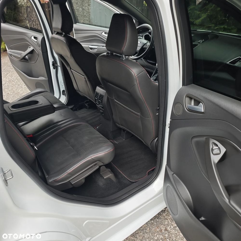 Ford Kuga 1.5 EcoBoost 2x4 ST-Line - 14