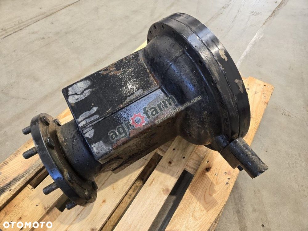 Zwolnica tylna Valtra T171, T181, T191, T180, T170 - 2