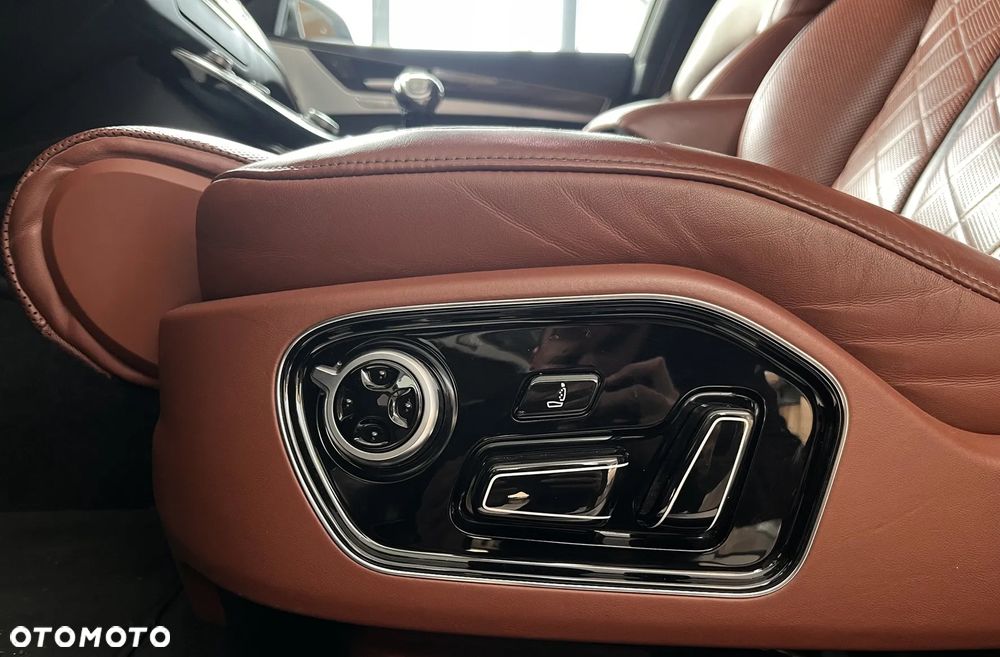 Audi S8 - 24