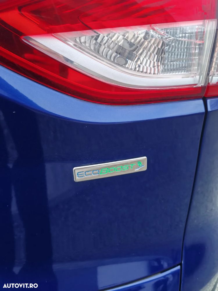 Ford Kuga 1.6 EcoBoost 2x4 Titanium - 10