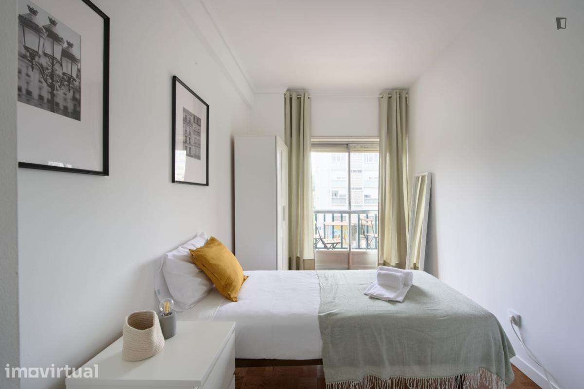 Quarto - localizado em Roma-Areeiro Lisbon - Grande imagem: 4/55