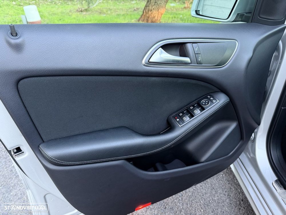 Mercedes-Benz B 180 d Style - 16