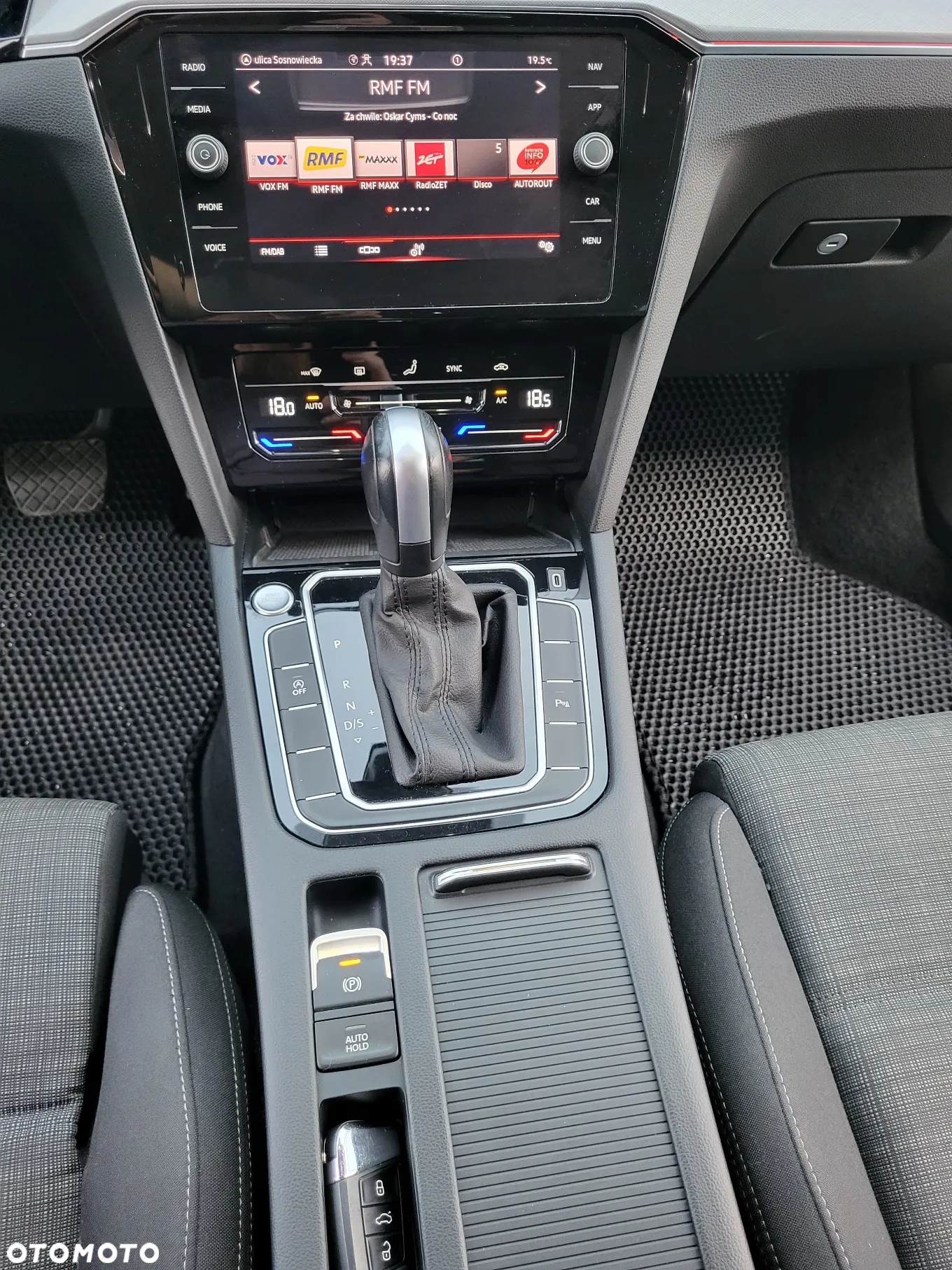 Volkswagen Passat - 21