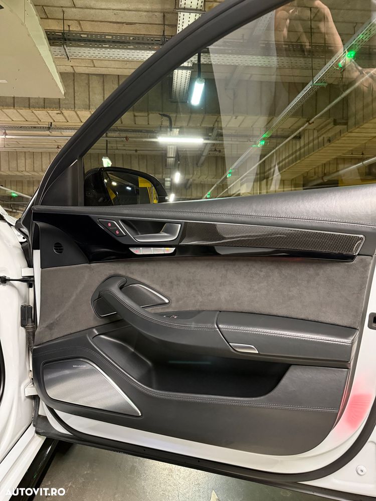 Audi S8 Plus - 13