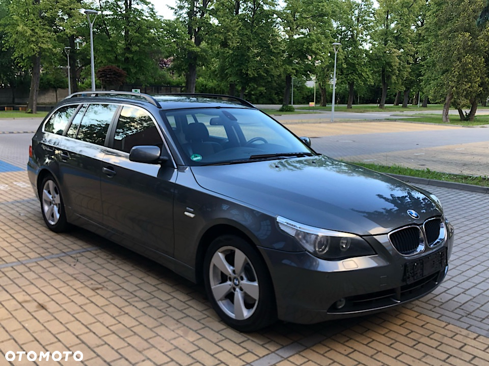BMW Seria 5 525xi - 25