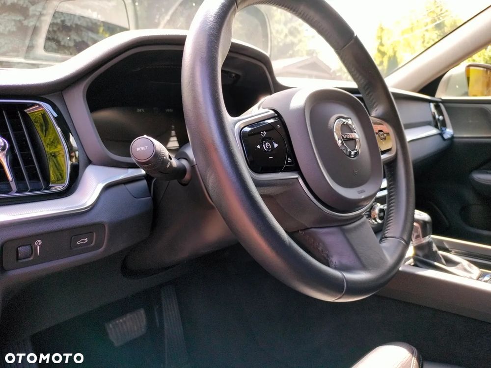 Volvo V60 T6 AWD R-Design - 16
