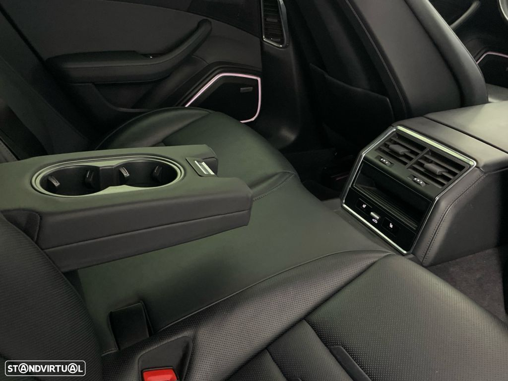 Porsche Panamera Sport Turismo 4 E-Hybrid - 36