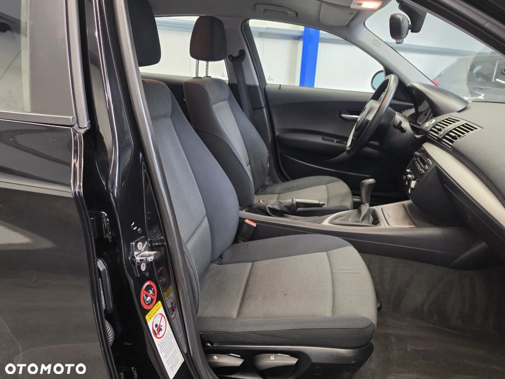 BMW Seria 1 116i - 32