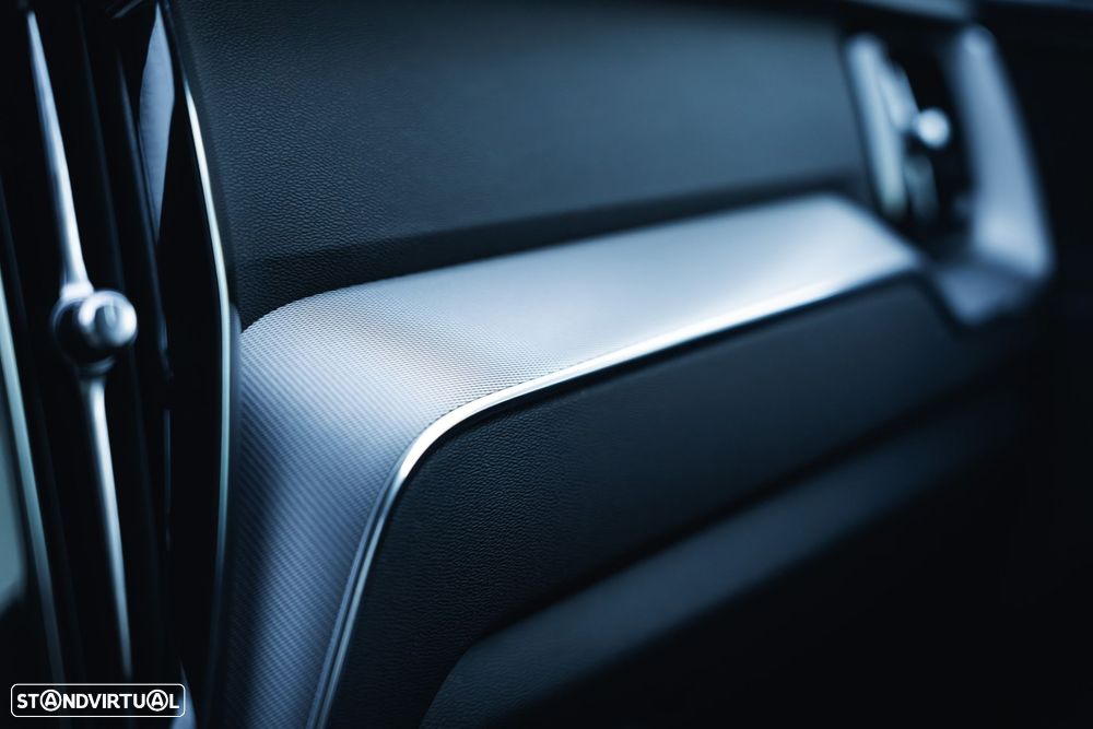 Volvo XC 60 2.0 D4 R-Design Geartronic - 58
