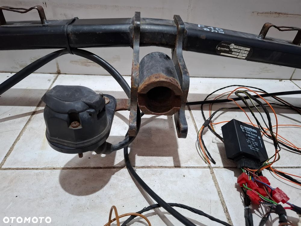 Hak holowniczy BMW 5 F10 Westfalia brak kuli nr 303398 - 2