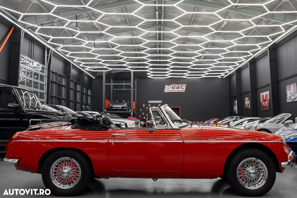 MG MGB - 25