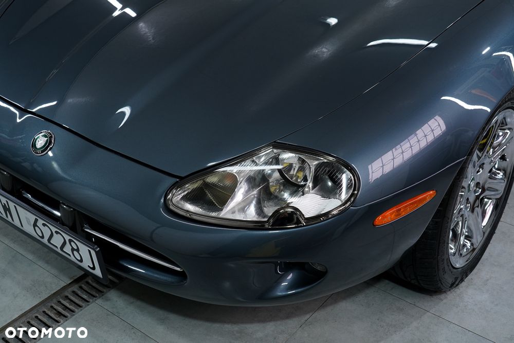 Jaguar XK8 - 29