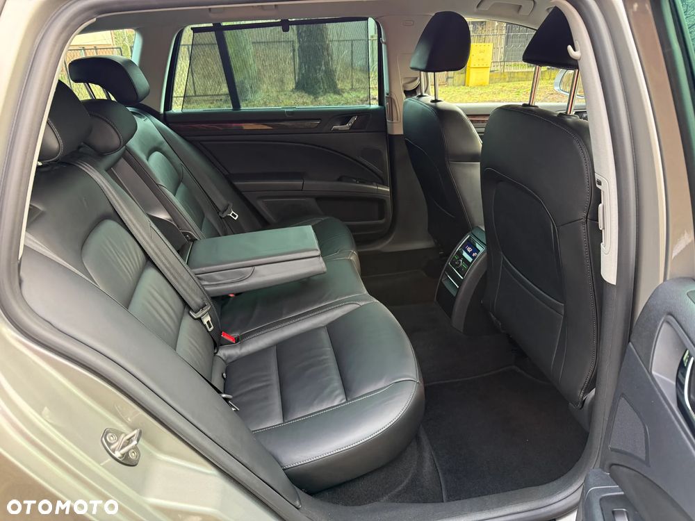 Skoda Superb 2.0 TDI Exclusive - 25