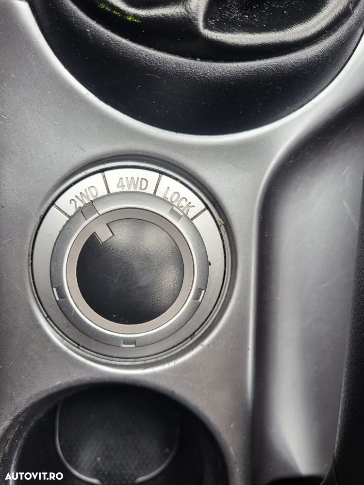 Mitsubishi Outlander - 9