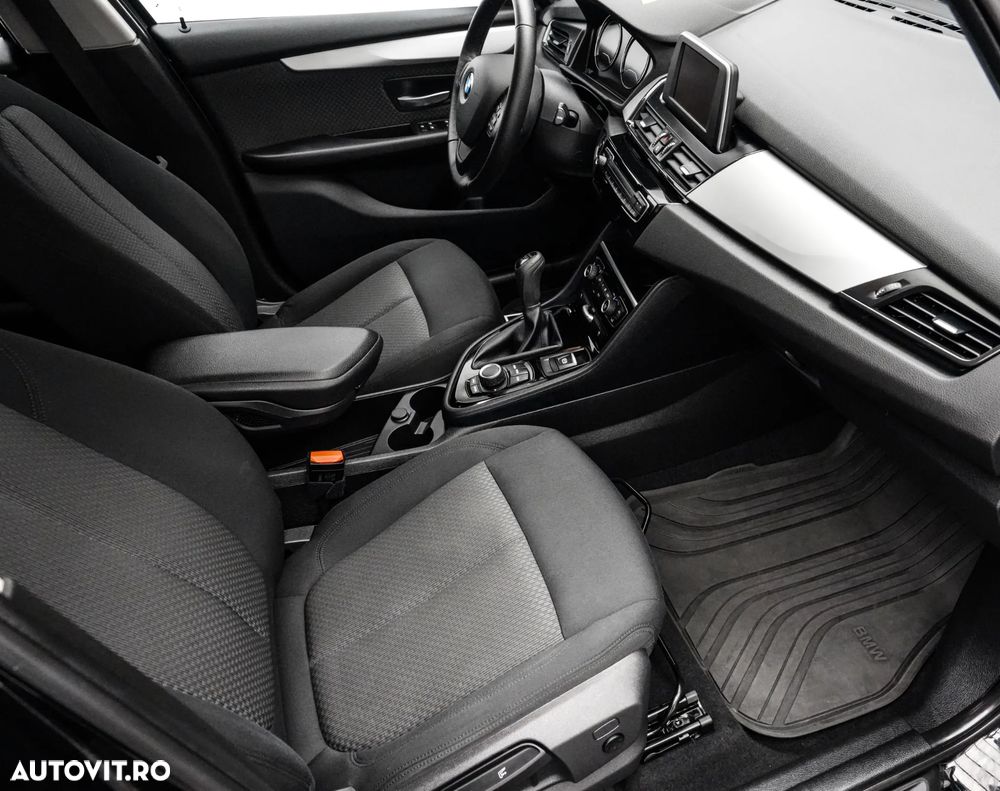 BMW Seria 2 216d Sport Line - 13