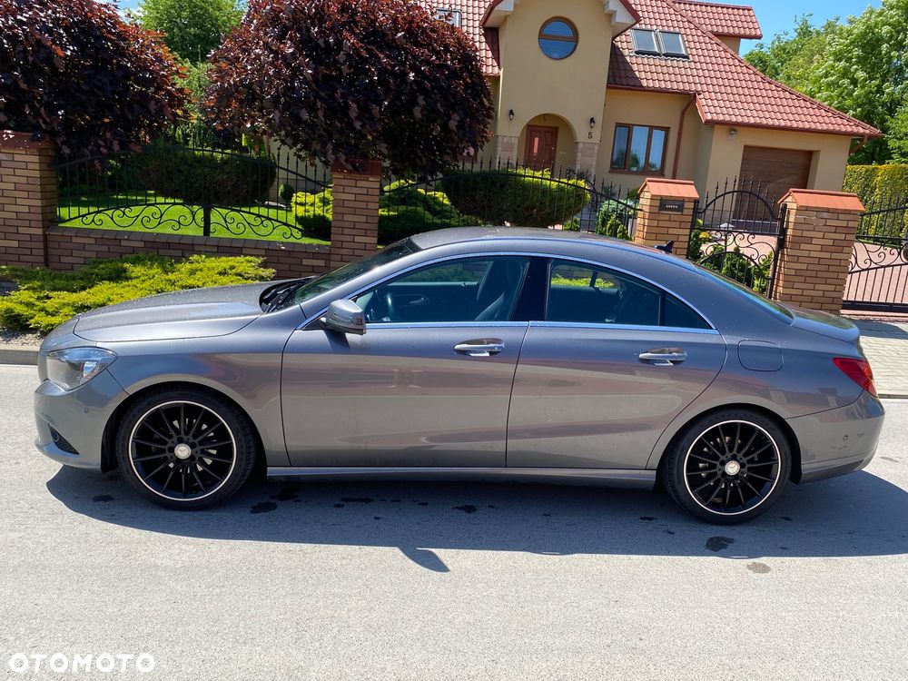 Mercedes-Benz CLA 180 - 4