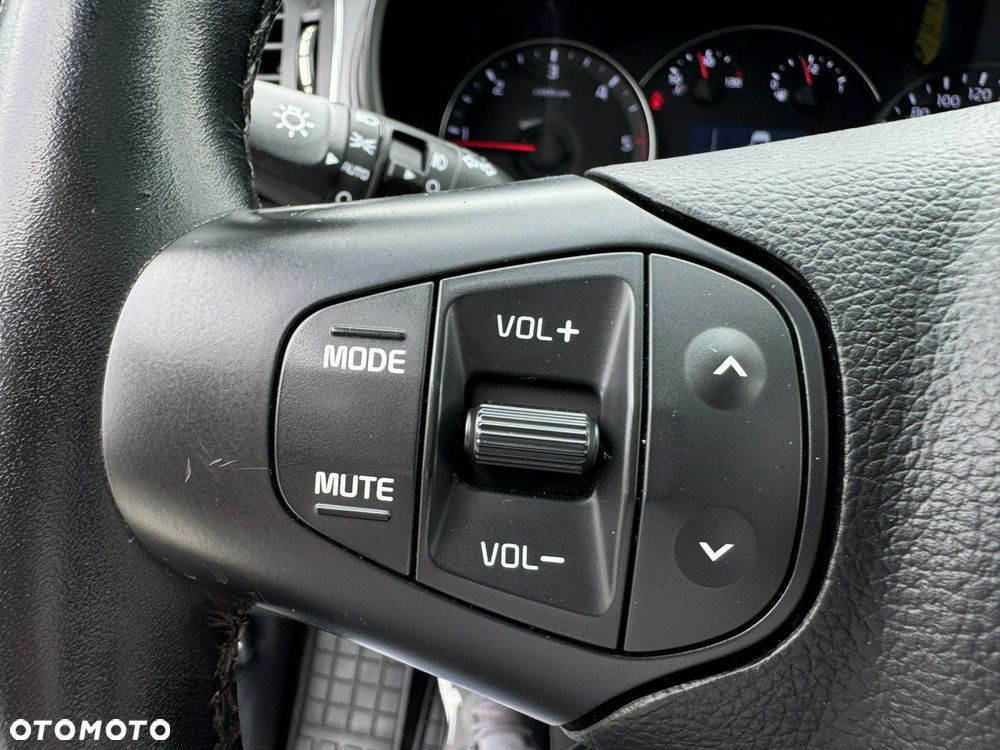 Kia Carens 1.7 CRDi Vision - 22