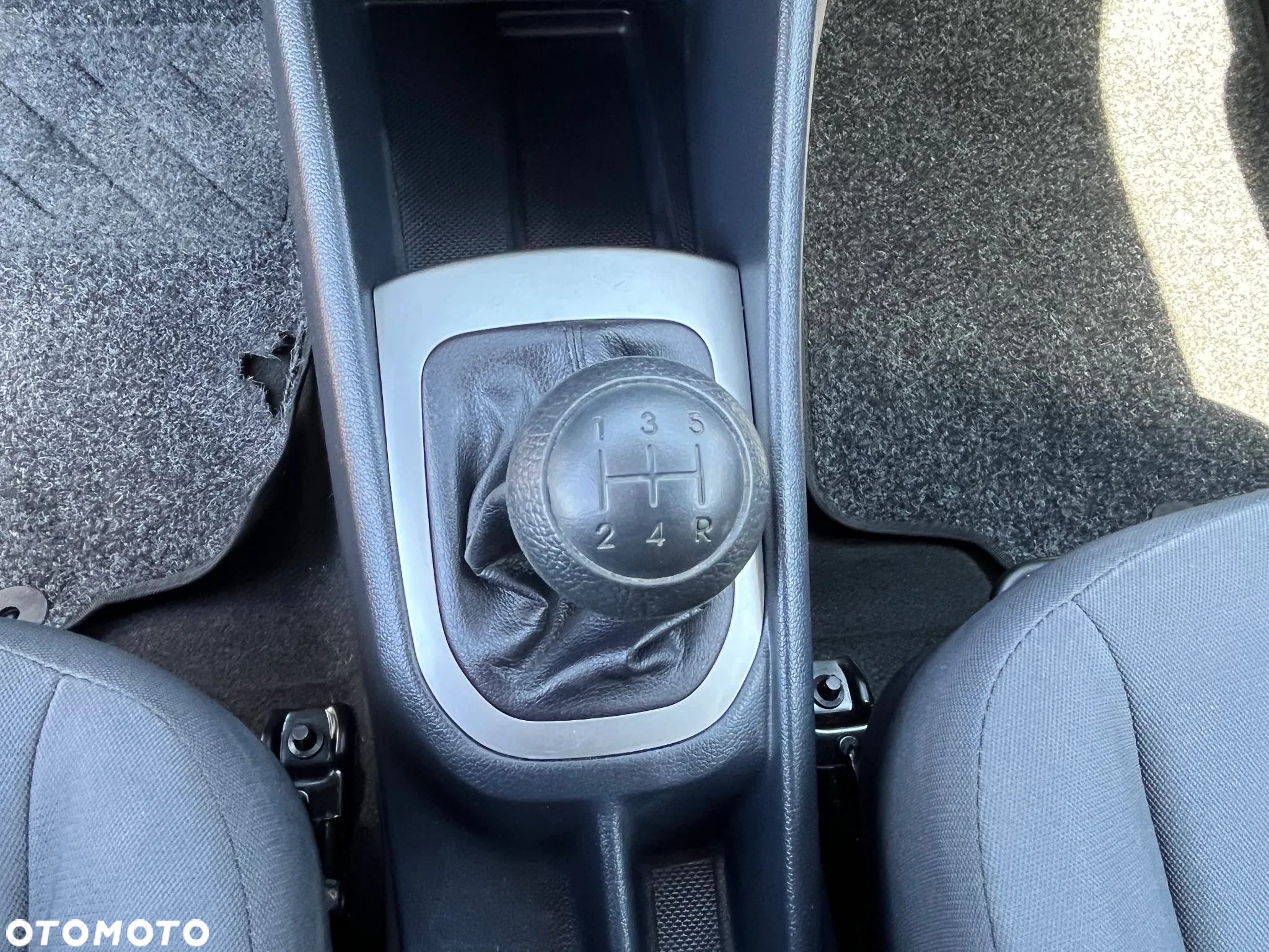 Kia Rio - 31