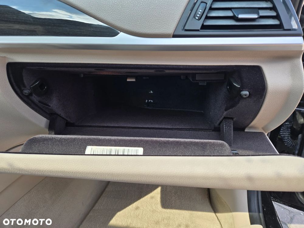 BMW Seria 3 316d Edition Luxury Line Purity - 16