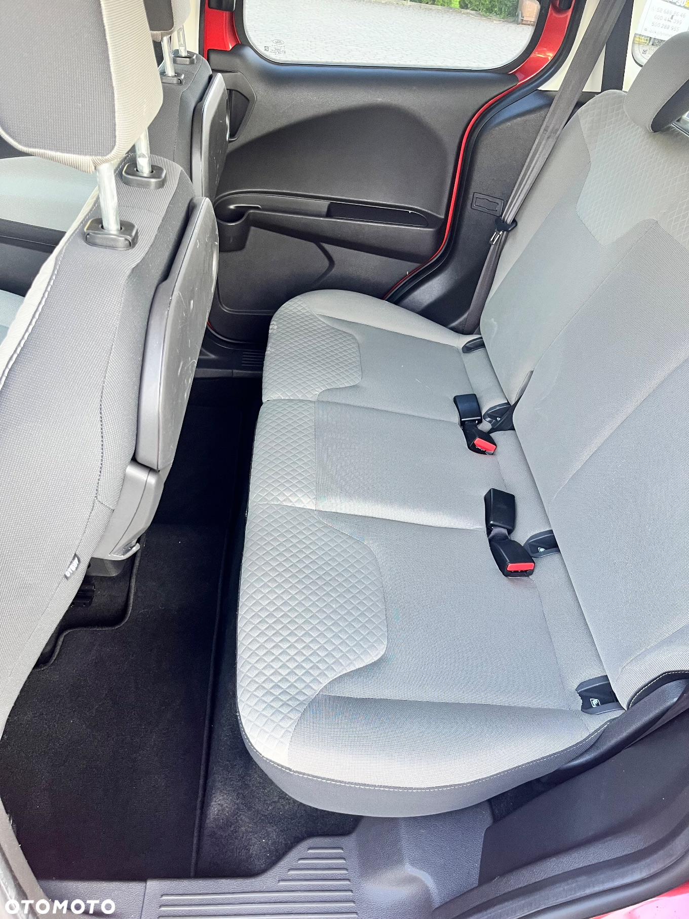 Ford Tourneo Courier 1.0 EcoBoost S&S Titanium - 10