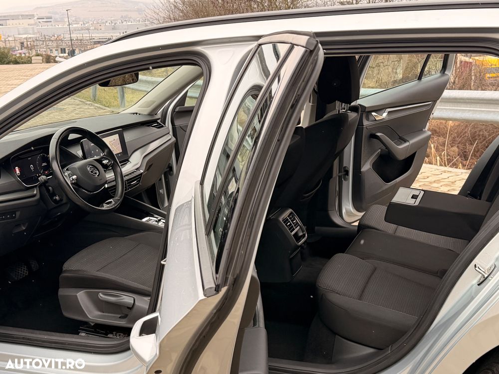 Skoda Octavia 2.0 TDI DSG Style - 11