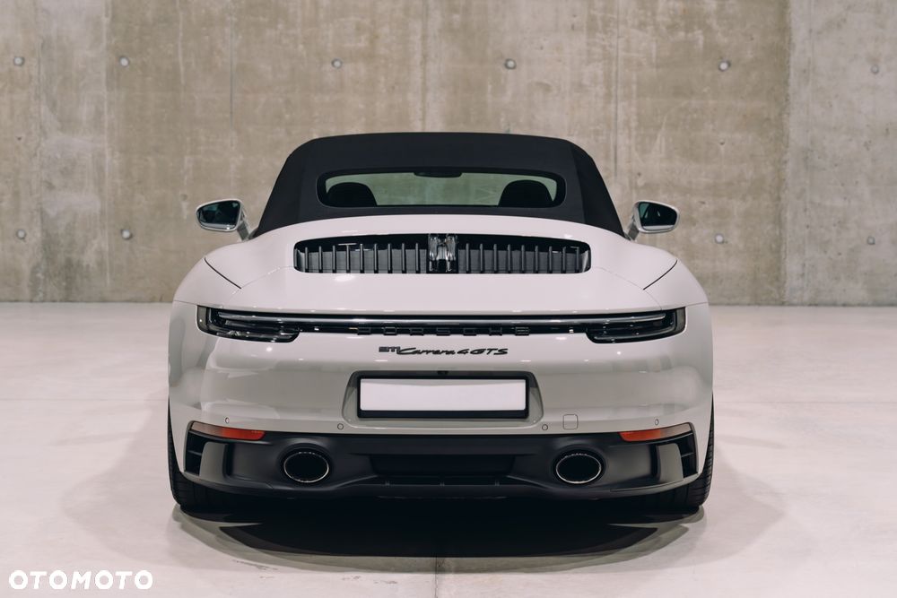 Porsche 911 Carrera 4 GTS - 4