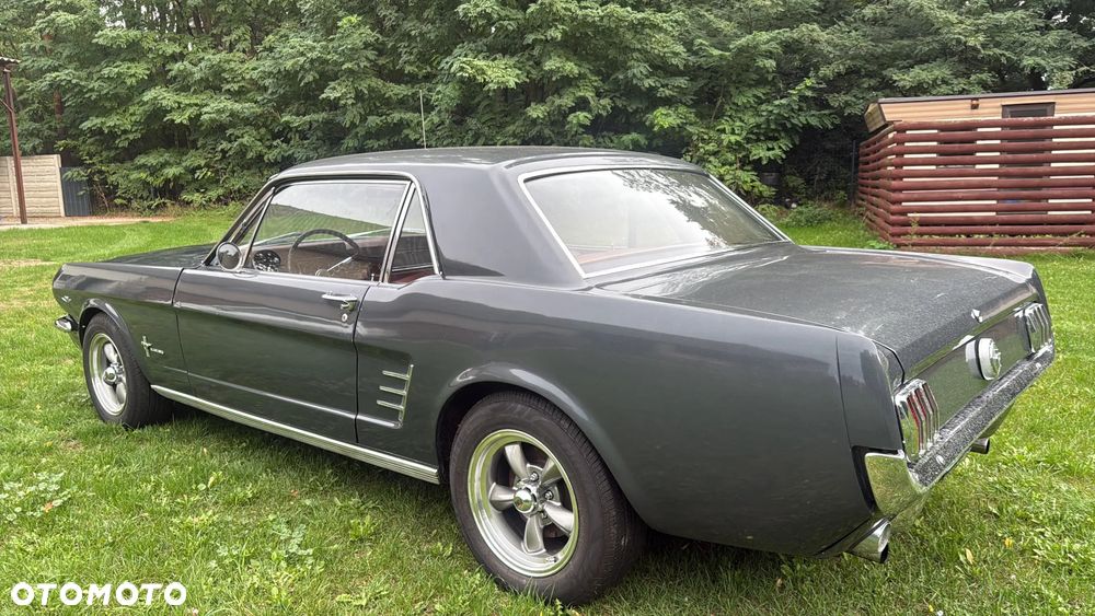 Ford Mustang - 11