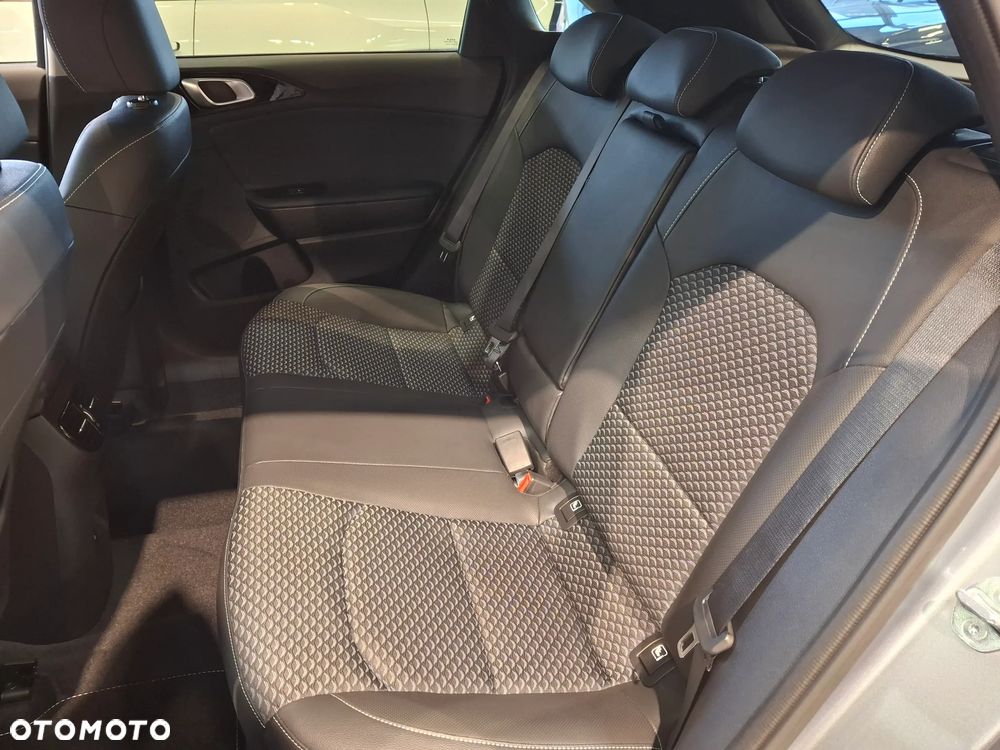 Kia Ceed 1.5 T-GDI Tribute DCT - 20