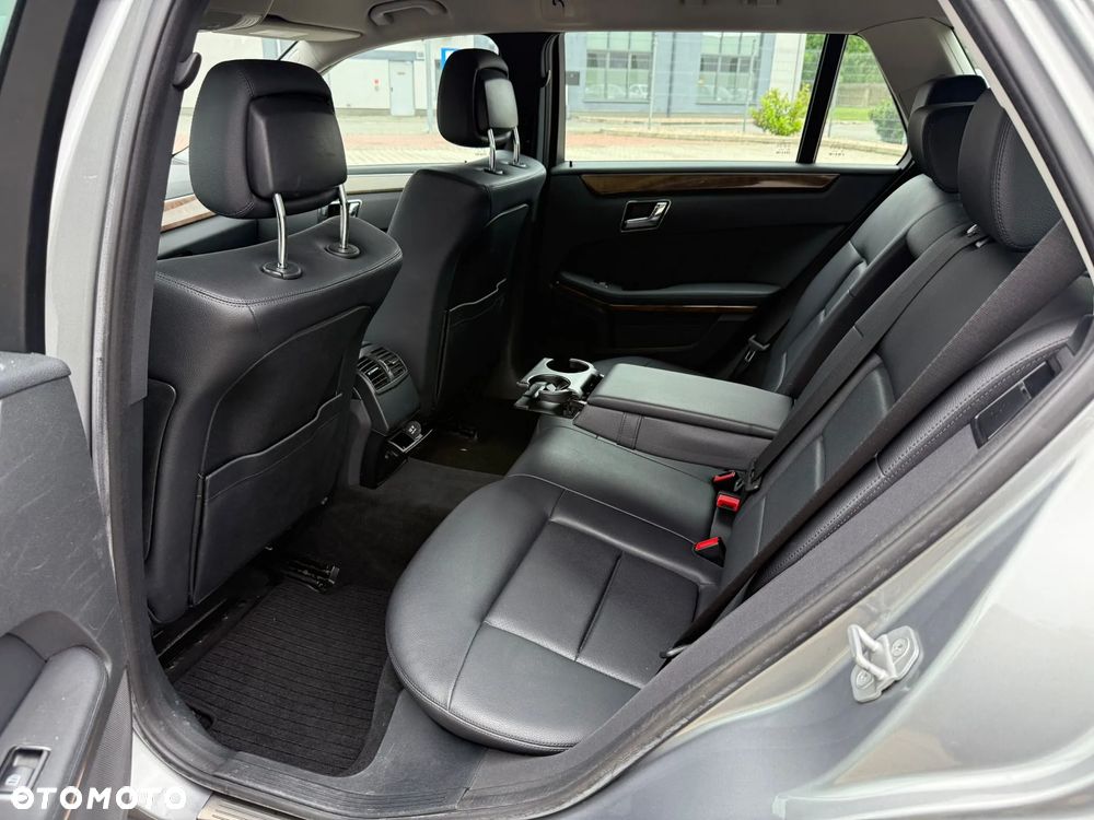Mercedes-Benz Klasa E 200 CDI BlueEff - 27