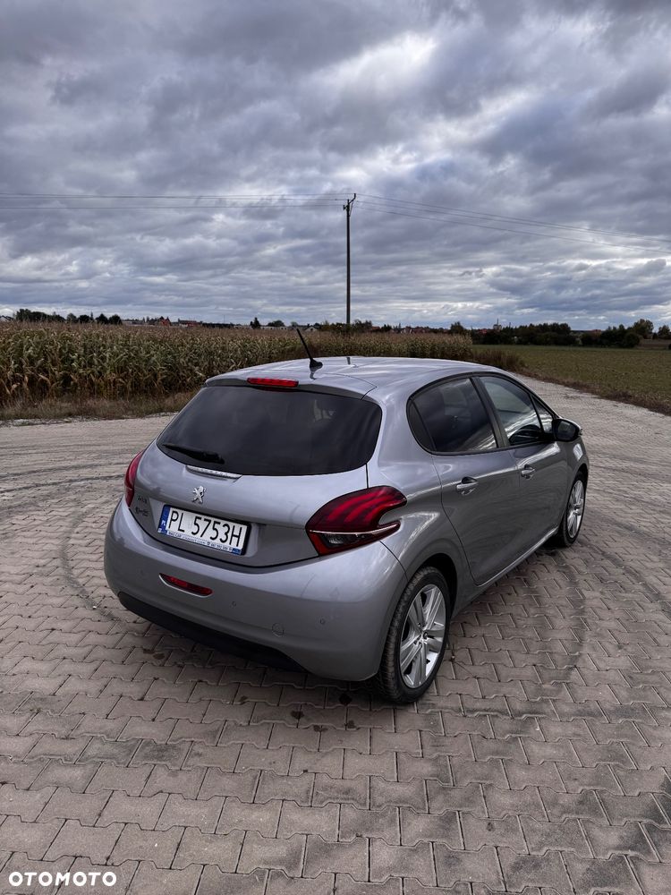 Peugeot 208 PureTech 82 Stop & Start Signature - 5