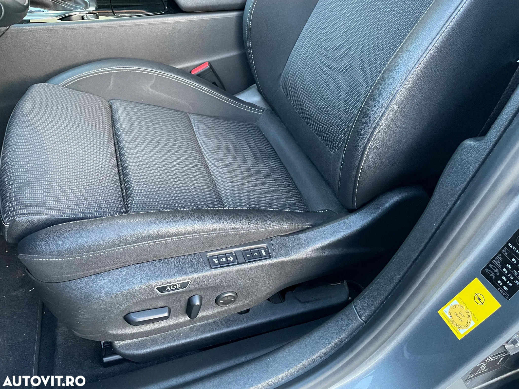 Opel Insignia - 19