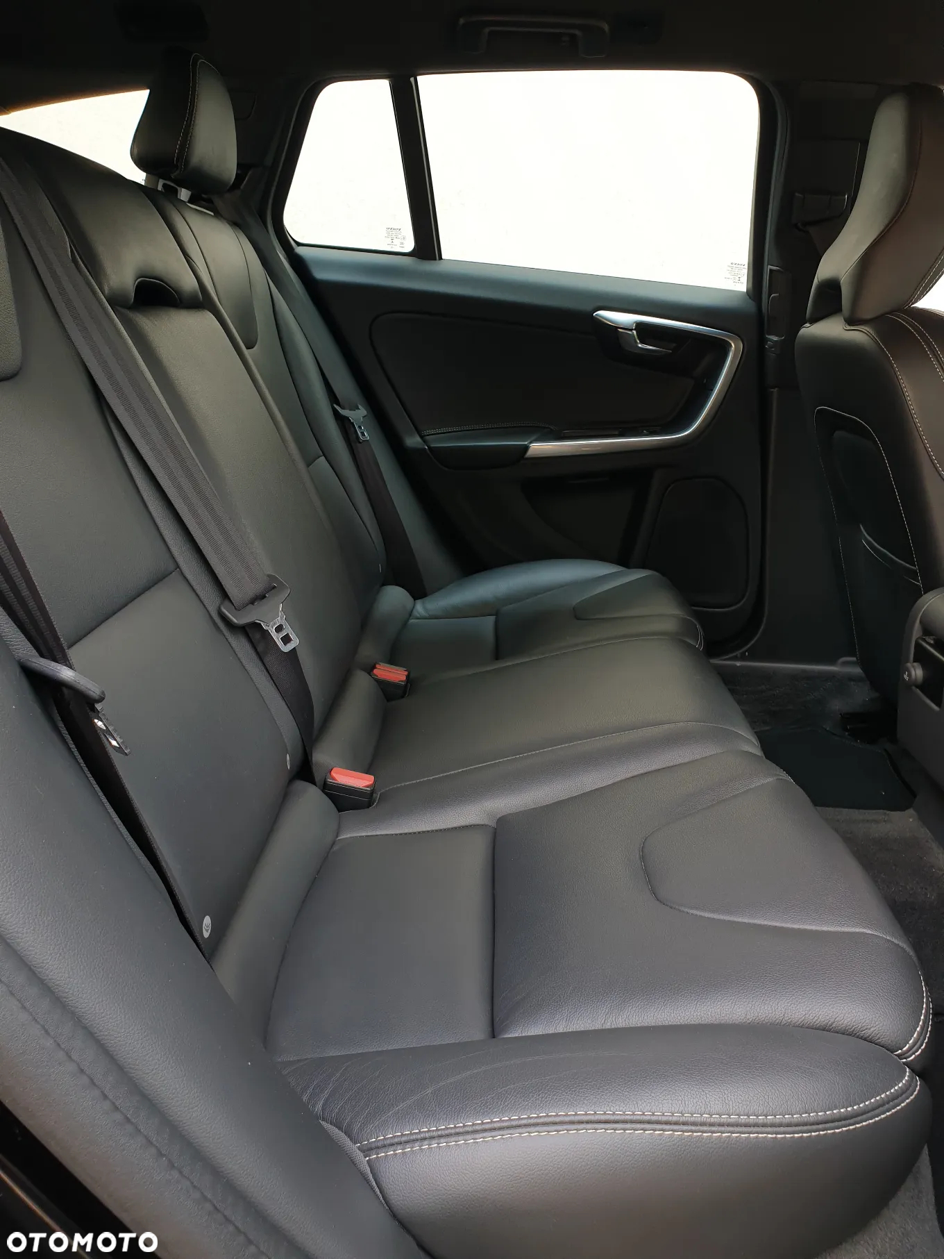 Volvo V60 D4 Summum - 37
