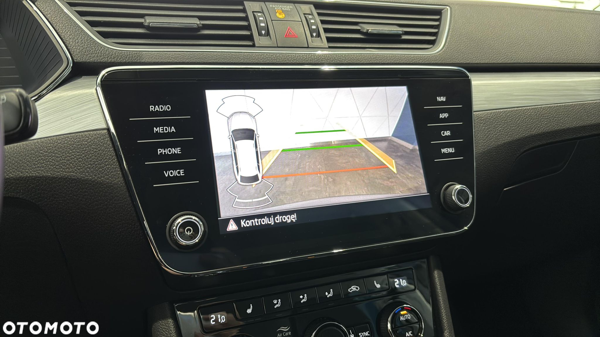 Skoda Superb 2.0 TDI SCR Ambition DSG - 20