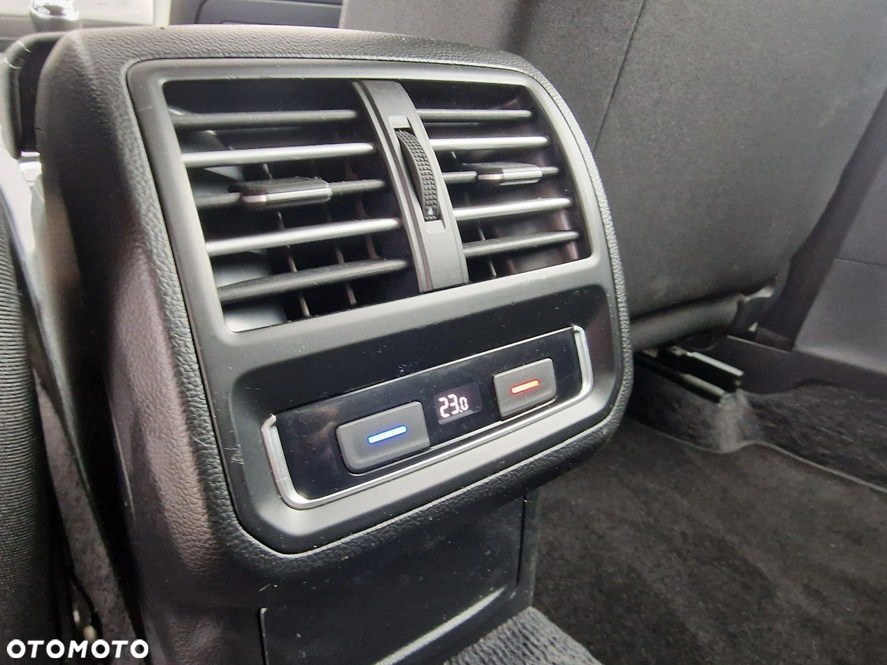 Volkswagen Passat - 10