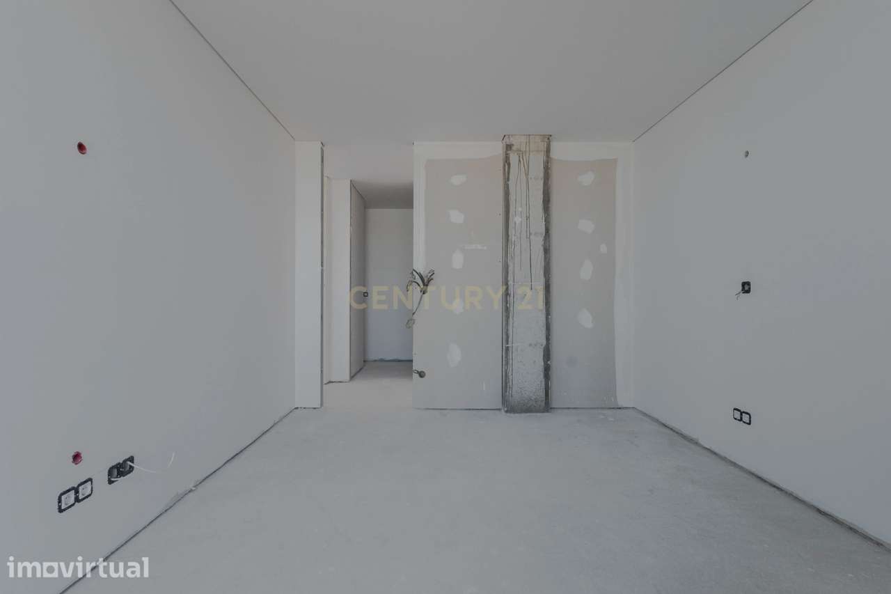 Apartamento T2+1(T3) último piso na cobertura com vista mar, com garag - Grande imagem: 4/25