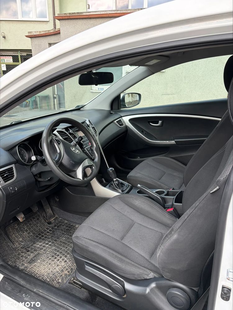 Hyundai i30 1.6 Classic + - 9