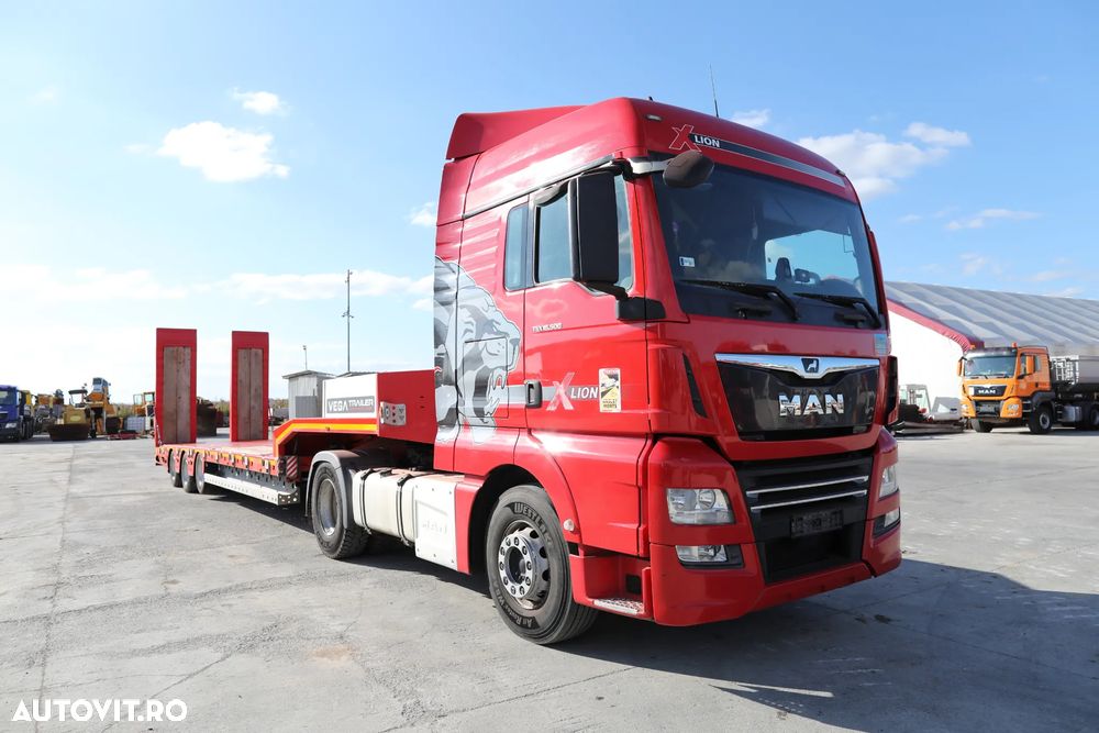 MAN TGX 18.500 4x2 LLS + Trailer Vega 3 axe lowbed - 1