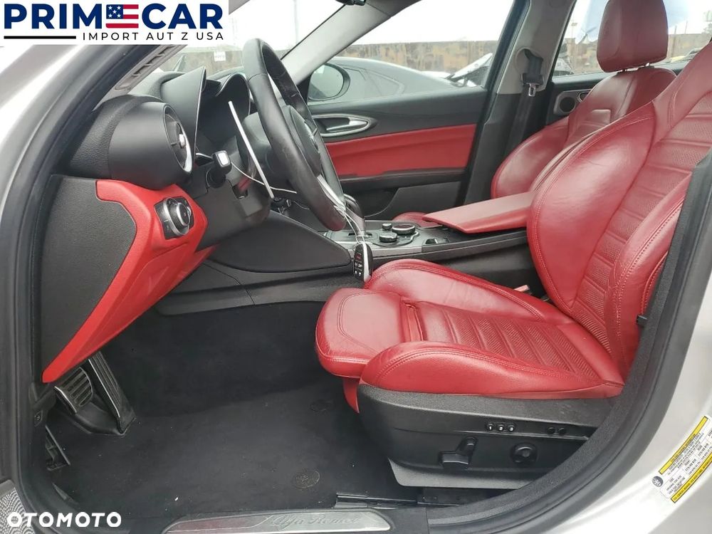 Alfa Romeo Giulia - 7