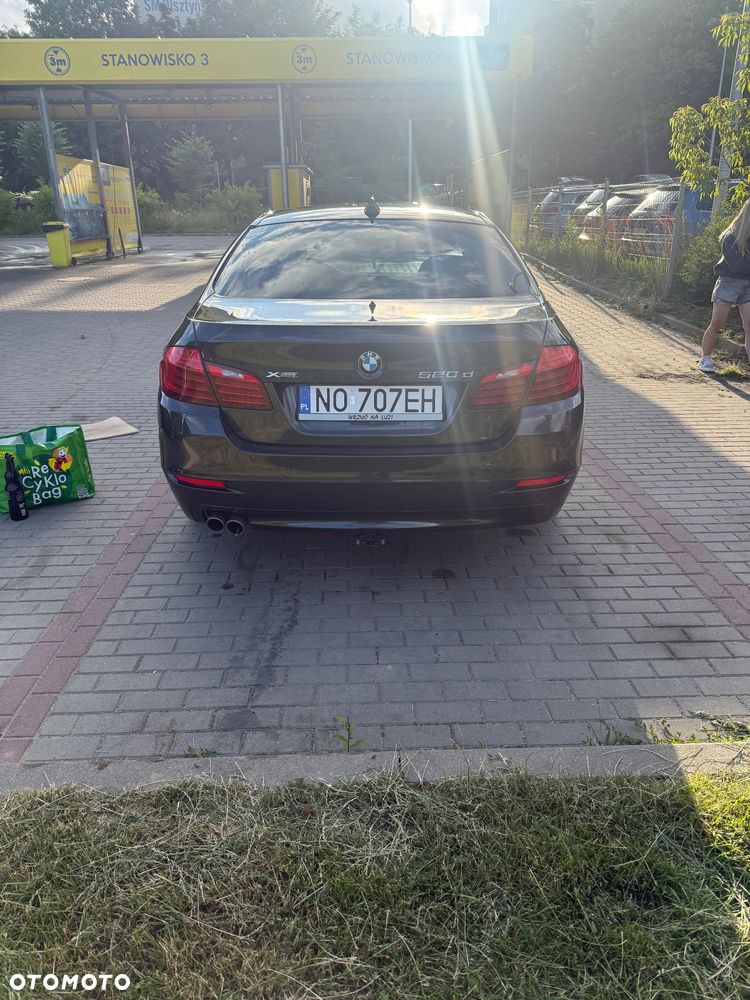 BMW Seria 5 520d xDrive - 8