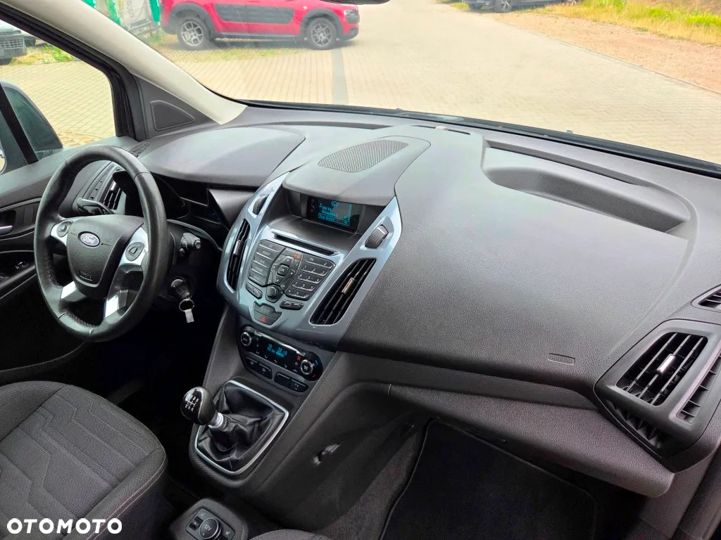 Ford Tourneo Connect Grand - 32