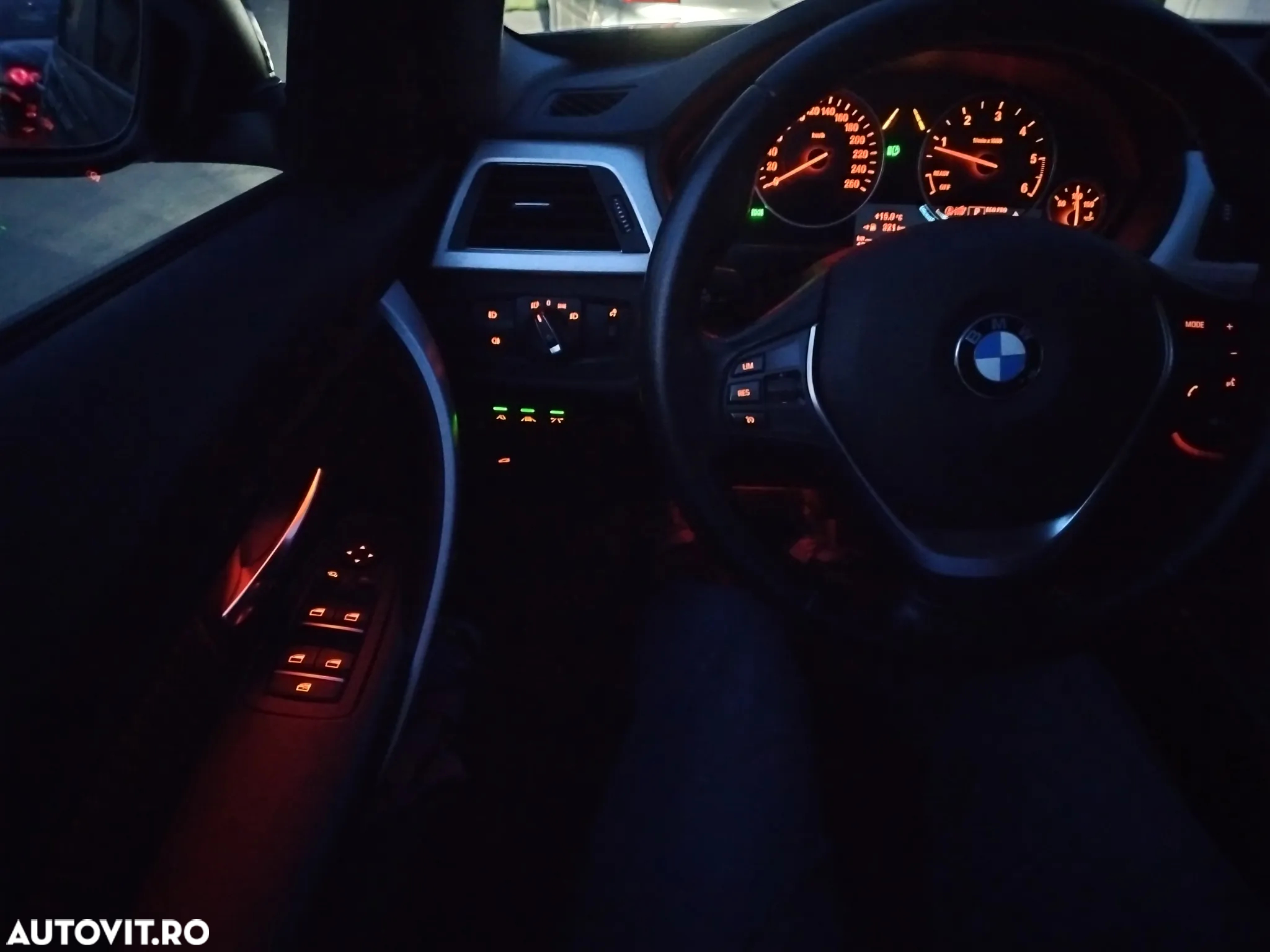 BMW Seria 3 318d Touring Aut. Advantage - 34