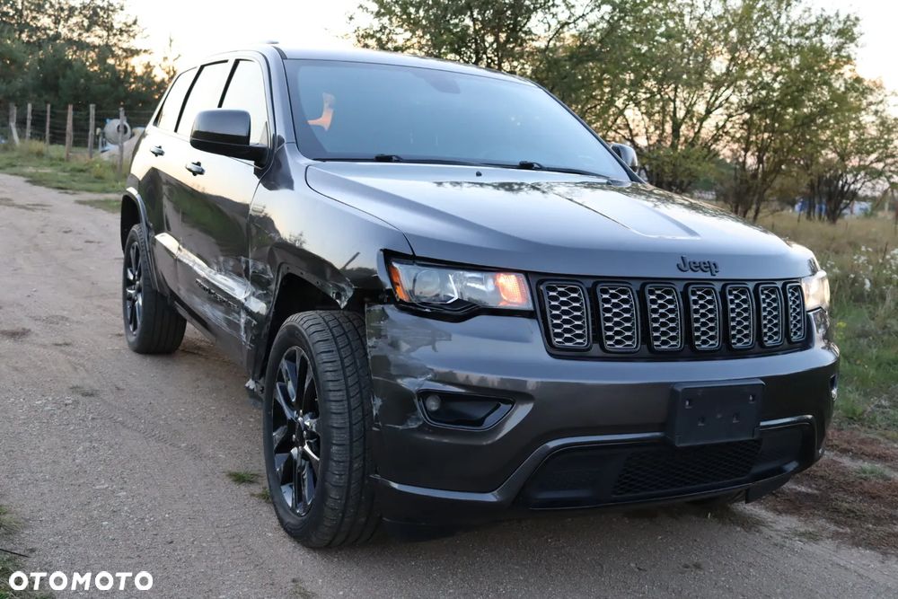 Jeep Grand Cherokee - 11