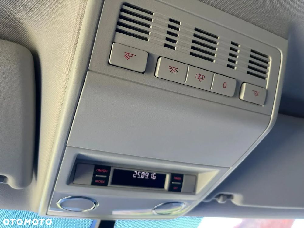 Volkswagen Caravelle 2.0 BiTDI L2 Comfortline DSG - 21