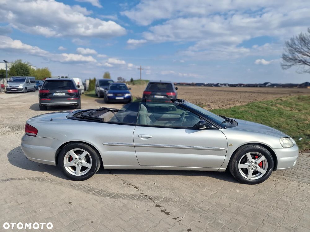 Chrysler Stratus - 8