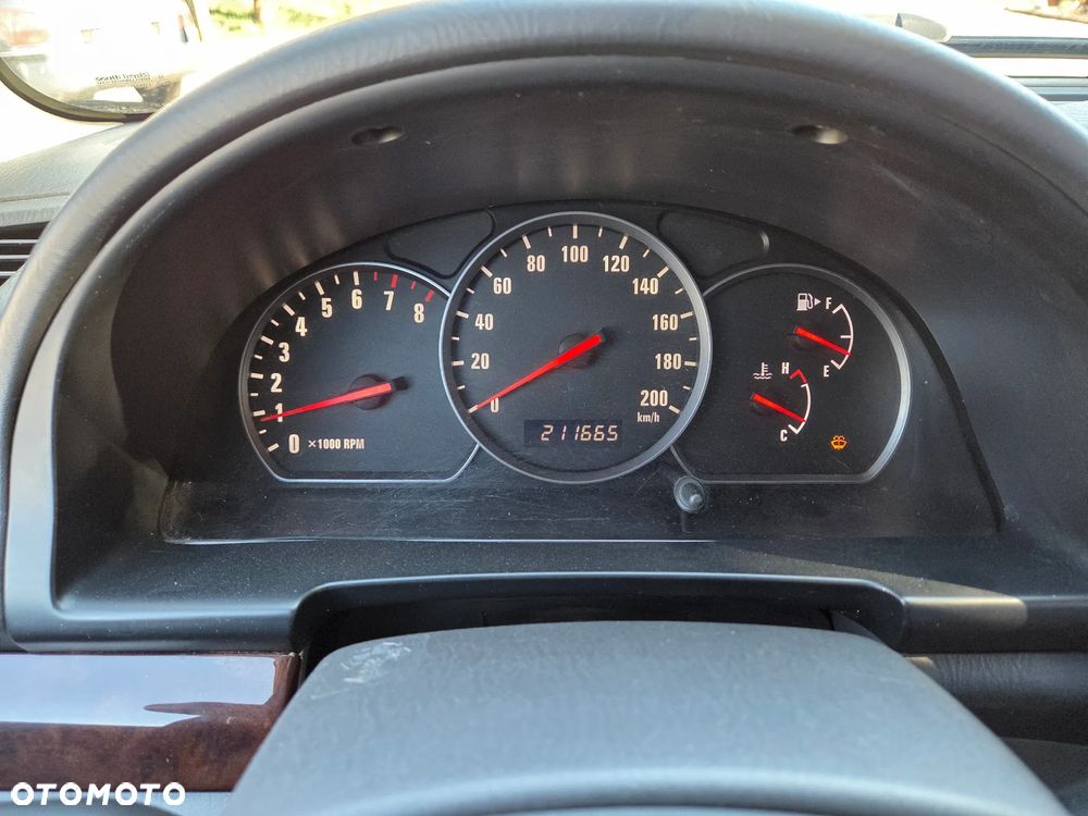 Suzuki Grand Vitara 2.7 V6 - 11